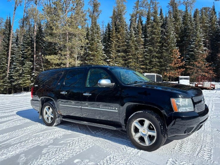 2009-chevrolet-suburban-image-7