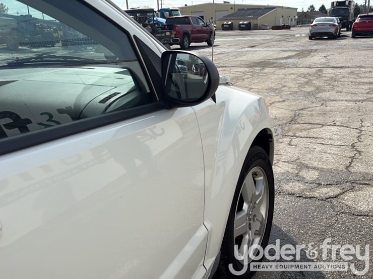 2009-dodge-caliber-image-22