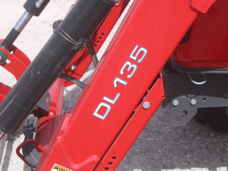 2018-massey-ferguson-1755m-image-15