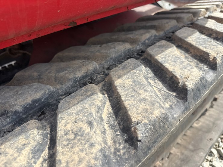 2014-takeuchi-tb240-image-63