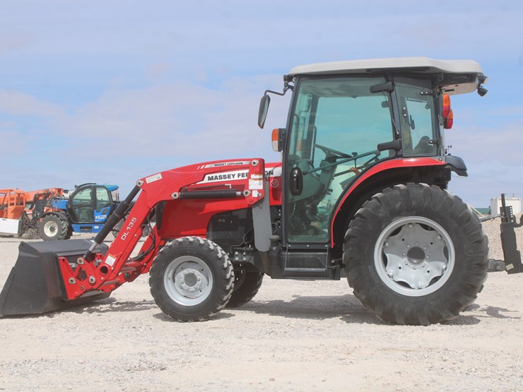 2018-massey-ferguson-1755m-image-3