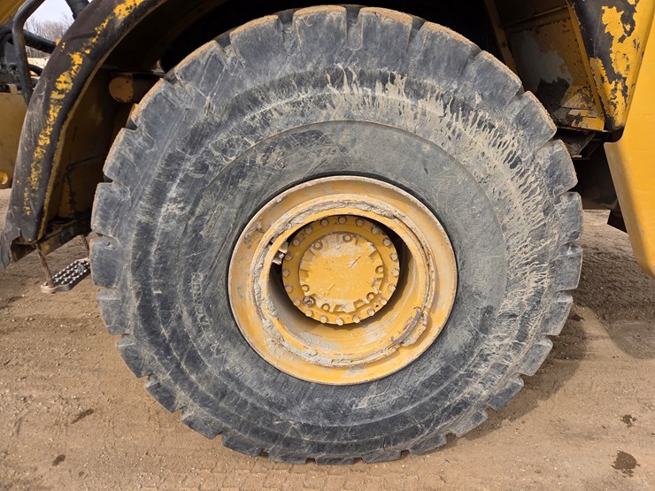 caterpillar-740-image-72