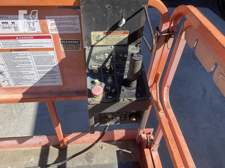 2008-jlg-4394rt-image-10