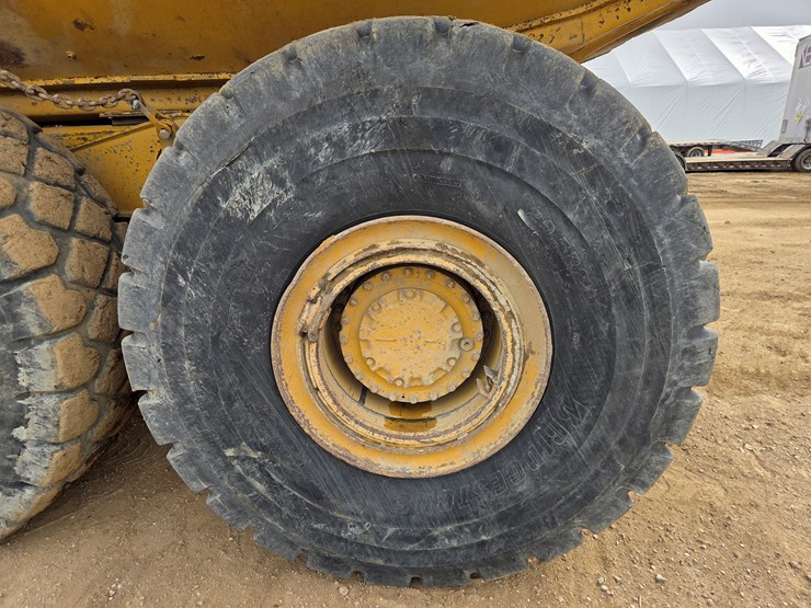 caterpillar-740-image-78