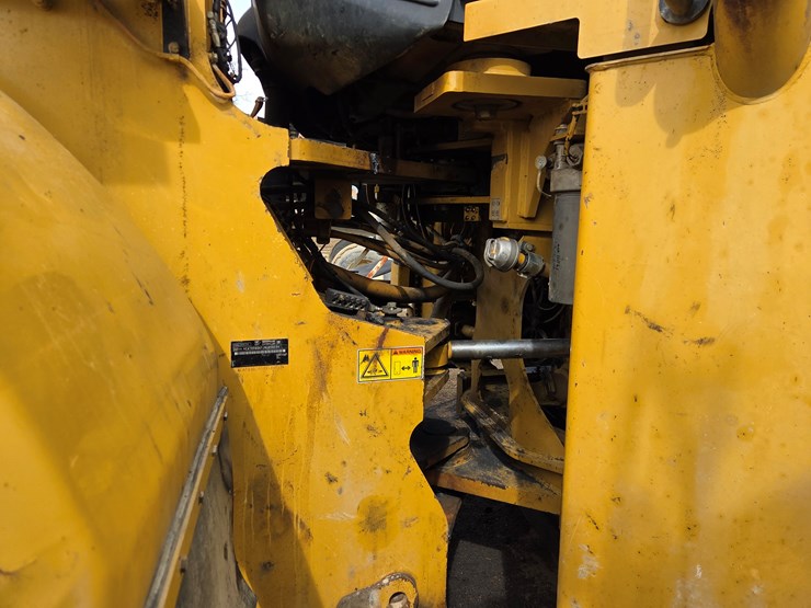 caterpillar-980h-image-19