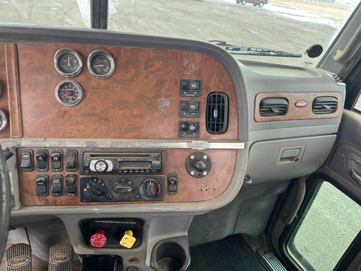 2005-caterpillar-c15-image-10