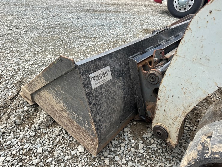 takeuchi-tl240-image-10