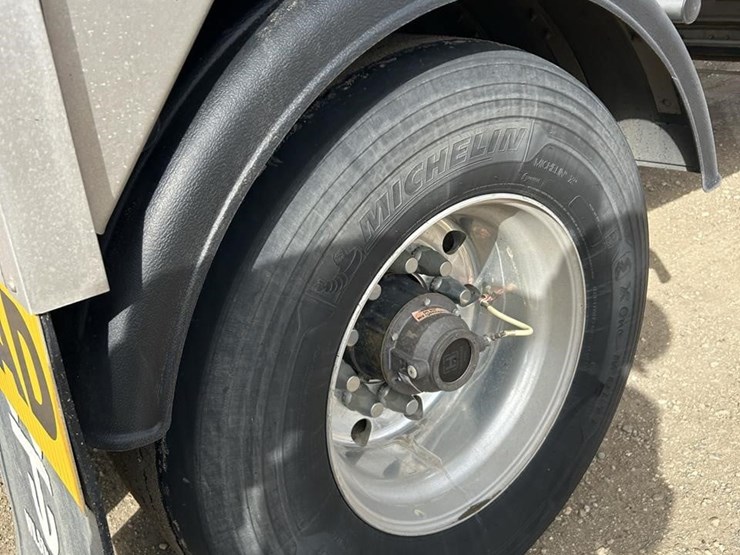 2025-wilson-grain-trailer-image-55