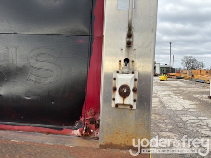 2001-isuzu-npr-image-22