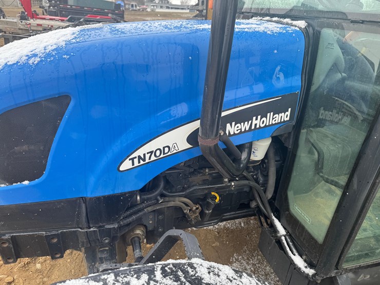new-holland-tn70da-image-3