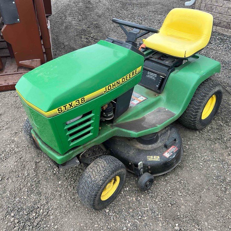 JOHN DEERE STX38