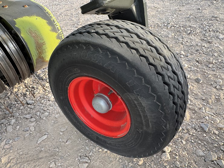 2020-claas-380-image-16