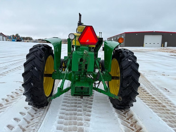 john-deere-3010-image-5