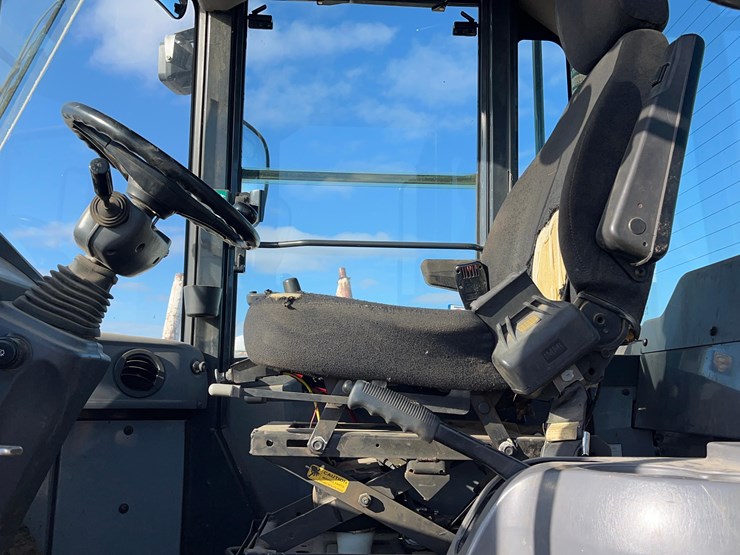 komatsu-wa200-image-43