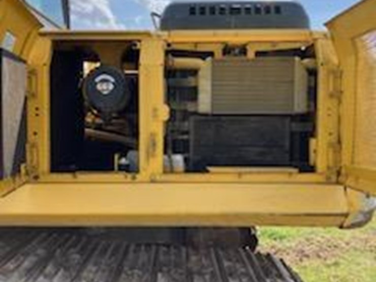 #315-•-2004-komatsu-pc-200-lc-excavator-image-26