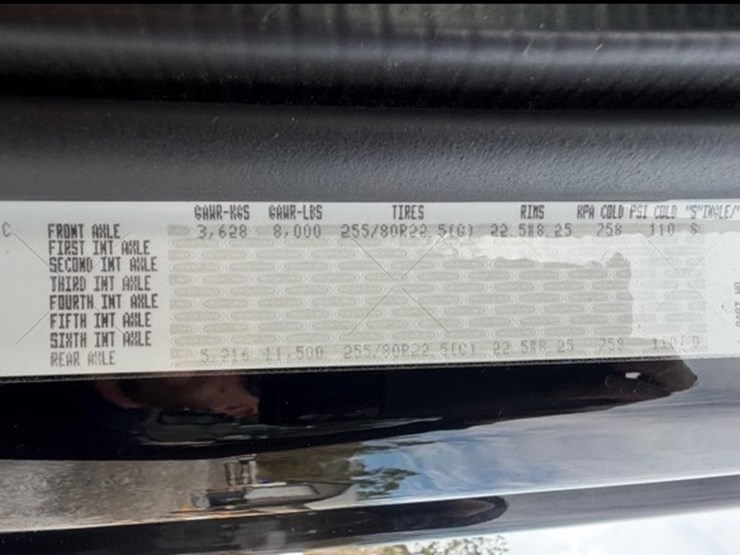 2008-freightliner-m2-106-image-60