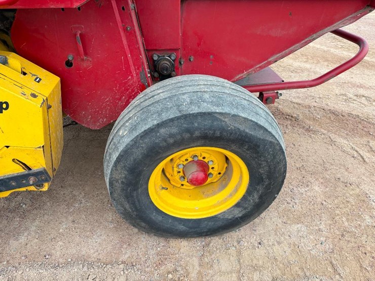 new-holland-br7060-image-7