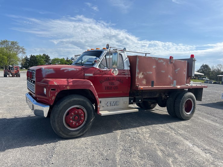 1981-ford-f800-image-2