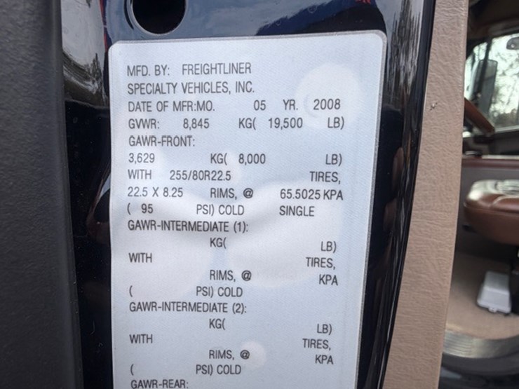 2008-freightliner-m2-106-image-63