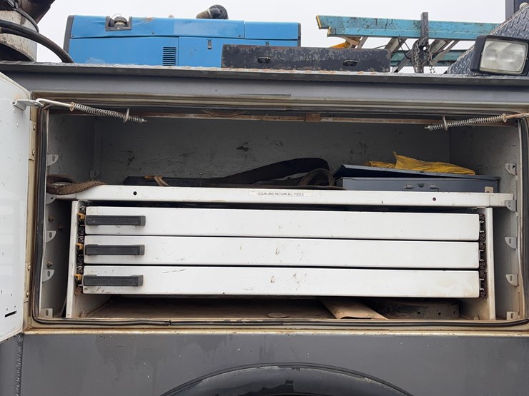 2014-peterbilt-389-image-18