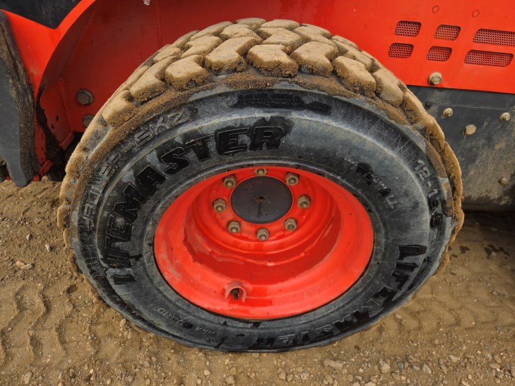 kubota-ssv75-image-46