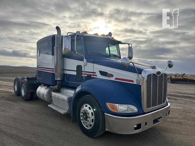 2014-peterbilt-384-image-3