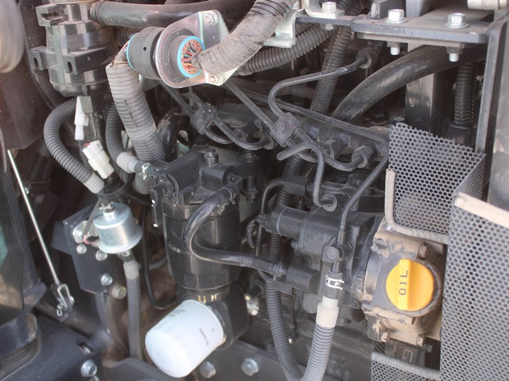 2018-massey-ferguson-1755m-image-63