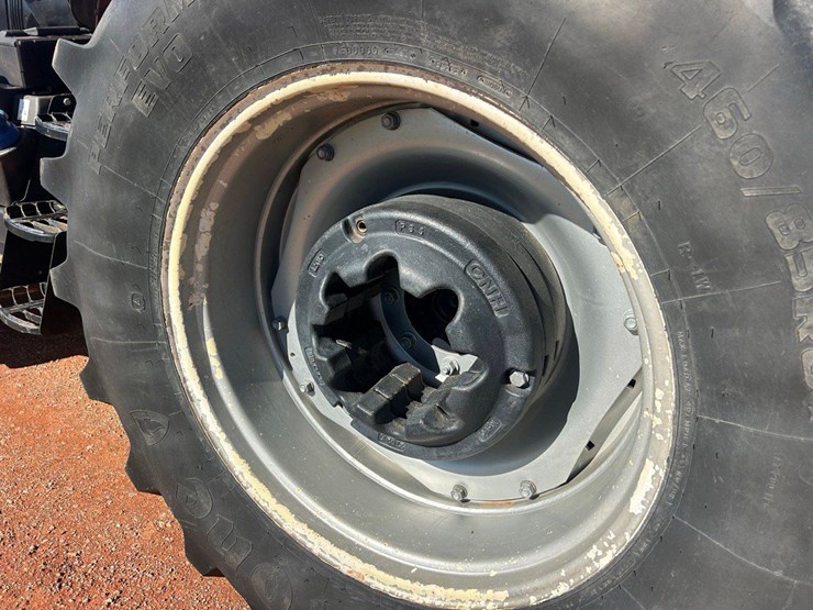 2019-case-ih-farmall-120u-image-12