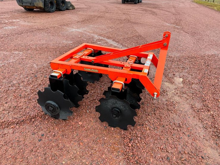 2022-land-pride-dh1048-image-3