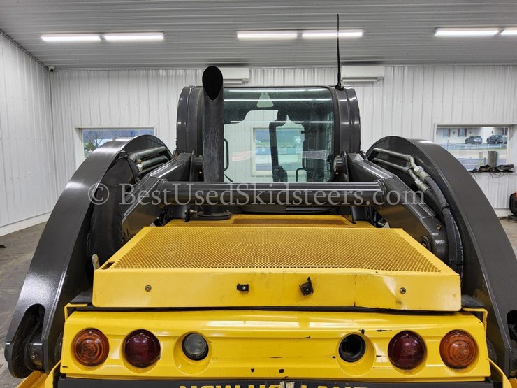 2017-new-holland-c232-image-19