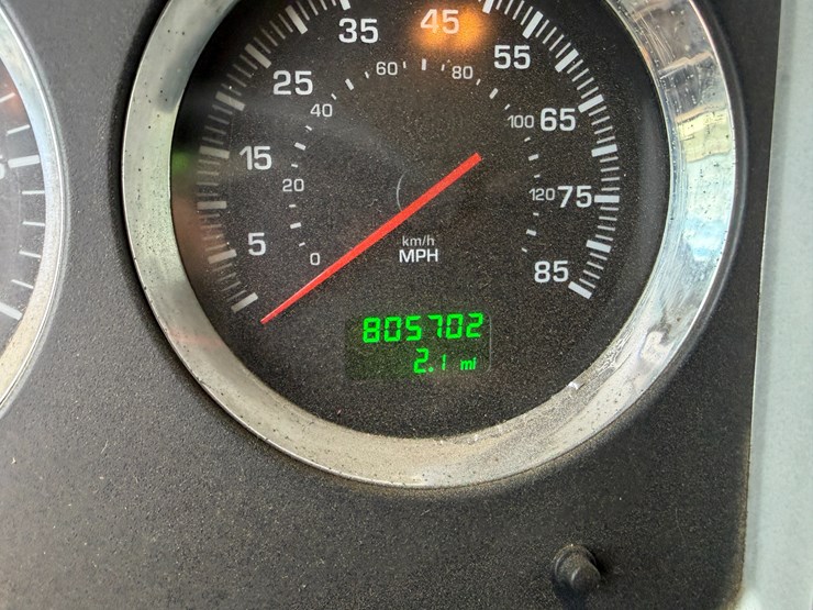 2012-kenworth-900b-image-90