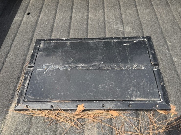 2008-freightliner-m2-106-image-36