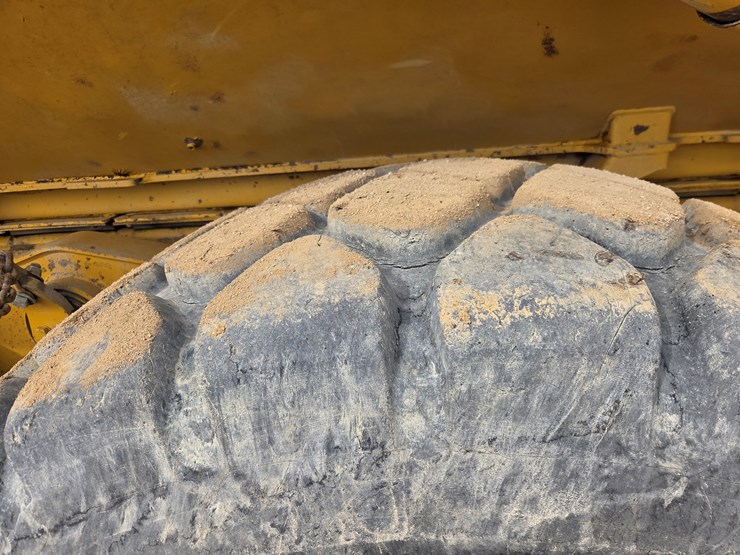 caterpillar-740-image-75