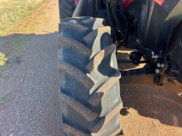 2019-case-ih-farmall-120u-image-23
