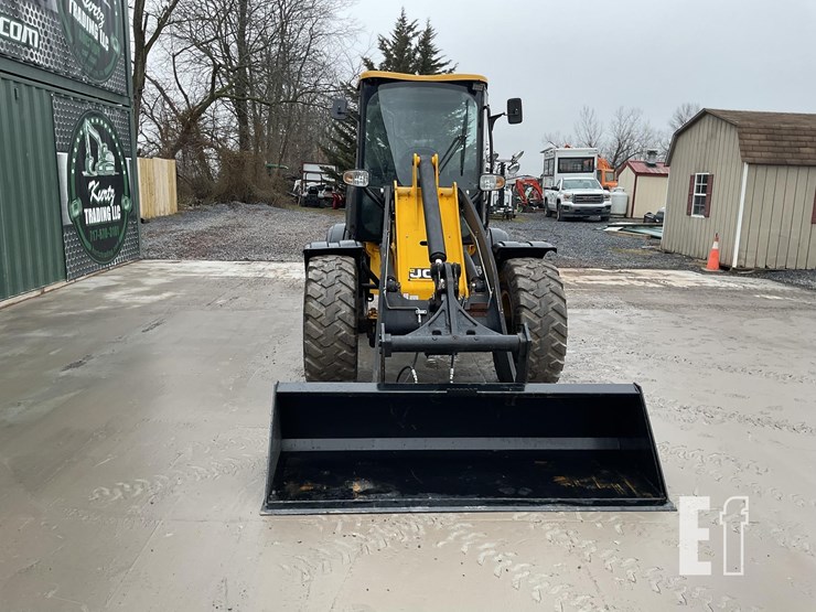 2010-jcb-409-image-7