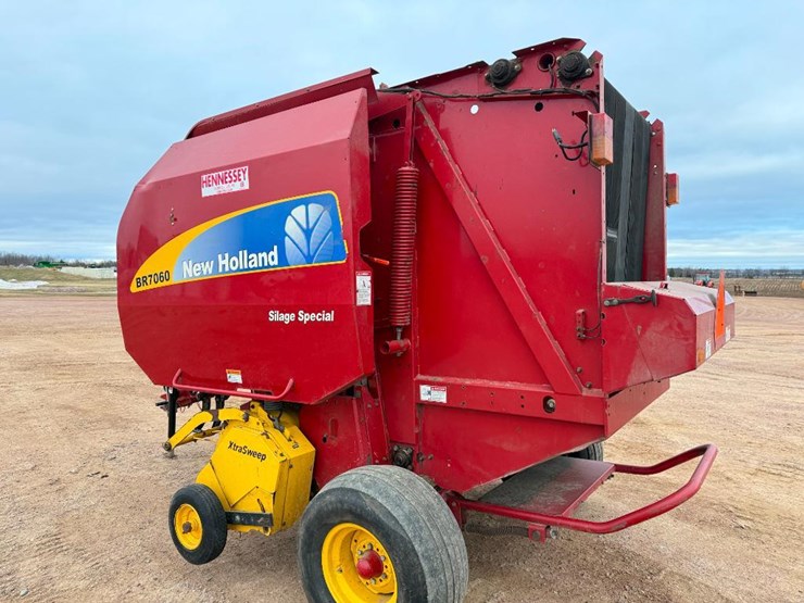 new-holland-br7060-image-10