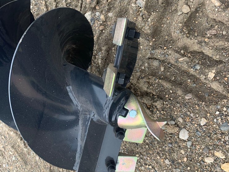 mini-skid-post-hole-digger-attachment-image-6