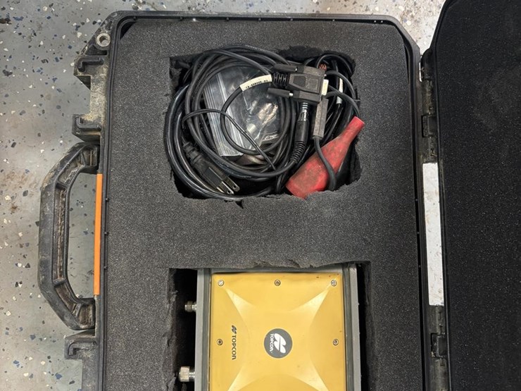 2006-case-ih-magnum-305-image-2