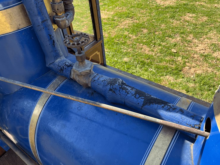 frick-steam-locomotive-with-track-image-96