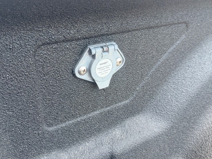 2008-freightliner-m2-106-image-37