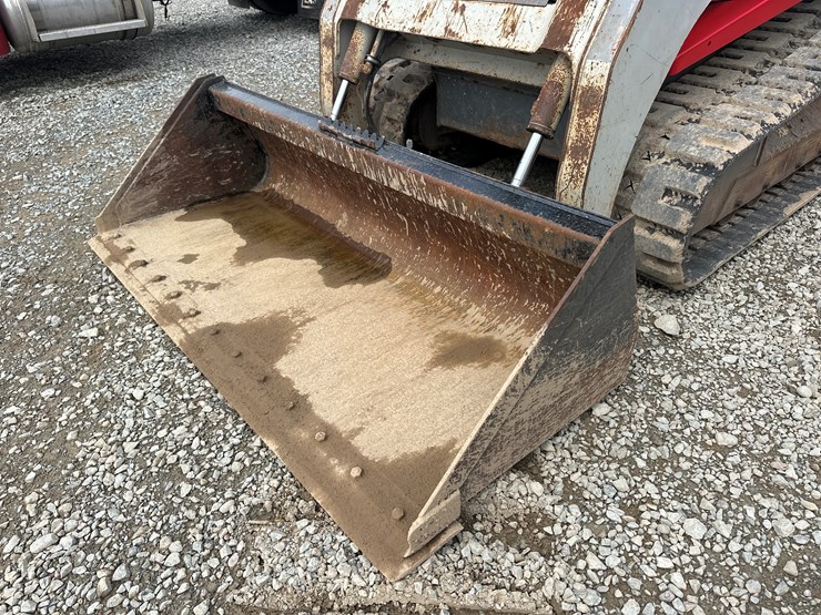 takeuchi-tl240-image-9