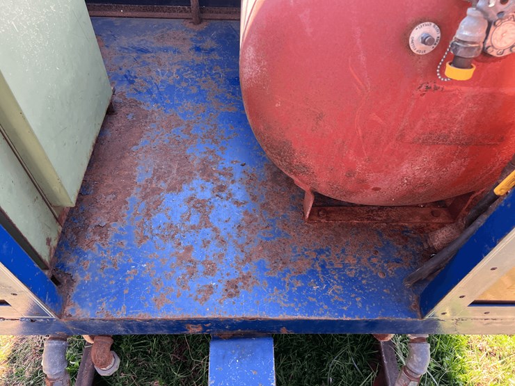 frick-steam-locomotive-with-track-image-248