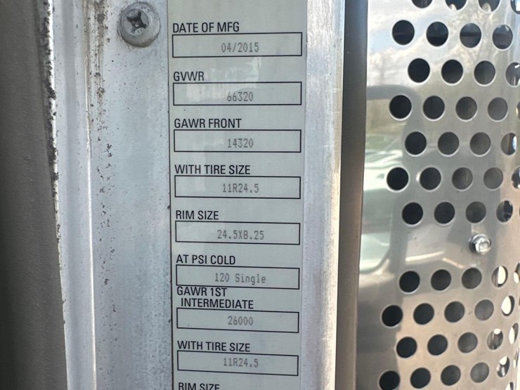 2016-kenworth-w900l-image-34