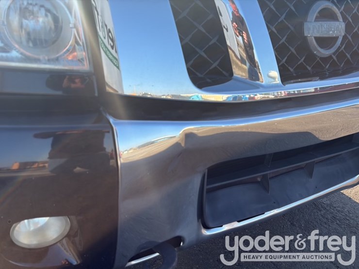 2011-nissan-titan-image-39