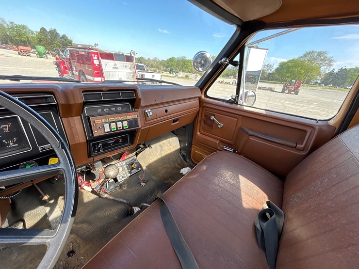 1981-ford-f800-image-14