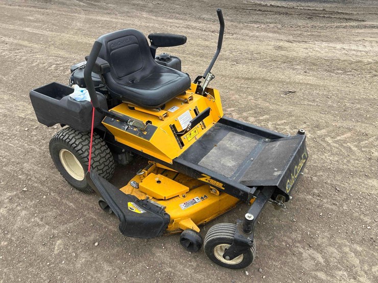 cub-cadet-zero-turn-lawn-mower-image-3
