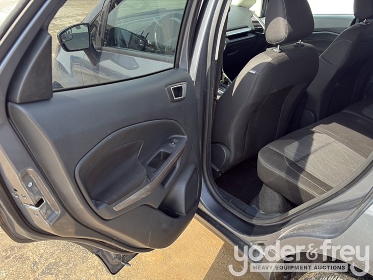 2019-ford-escape-image-24