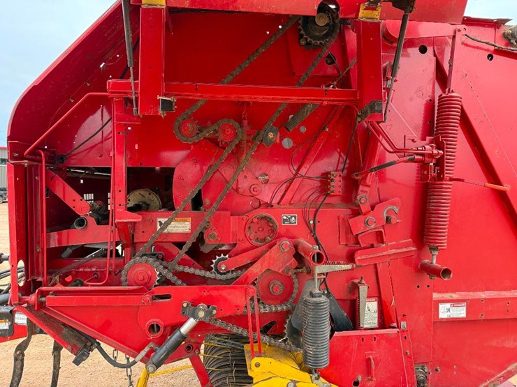 new-holland-br7060-image-25