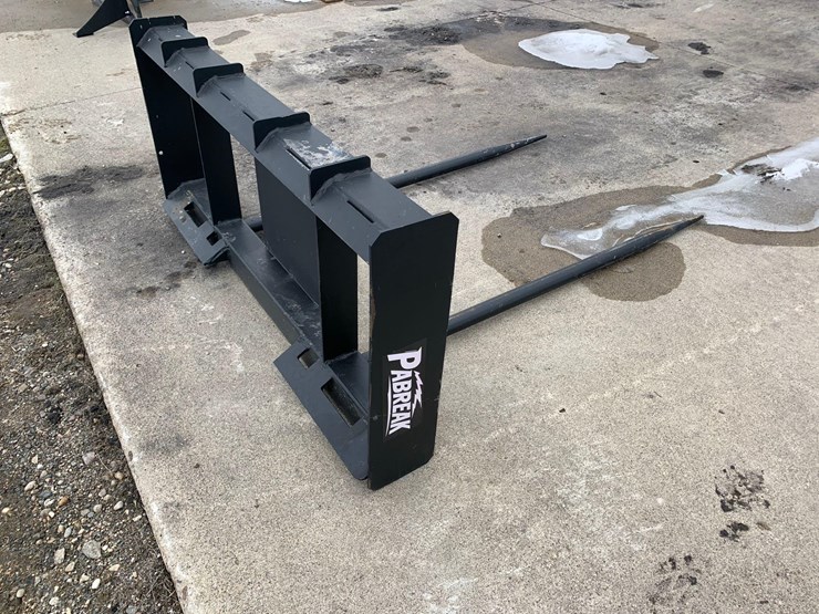 pabreak-skid-steer-bale-spear-image-3