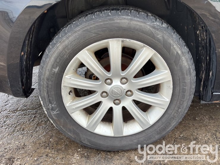 2013-chrysler-200-image-13